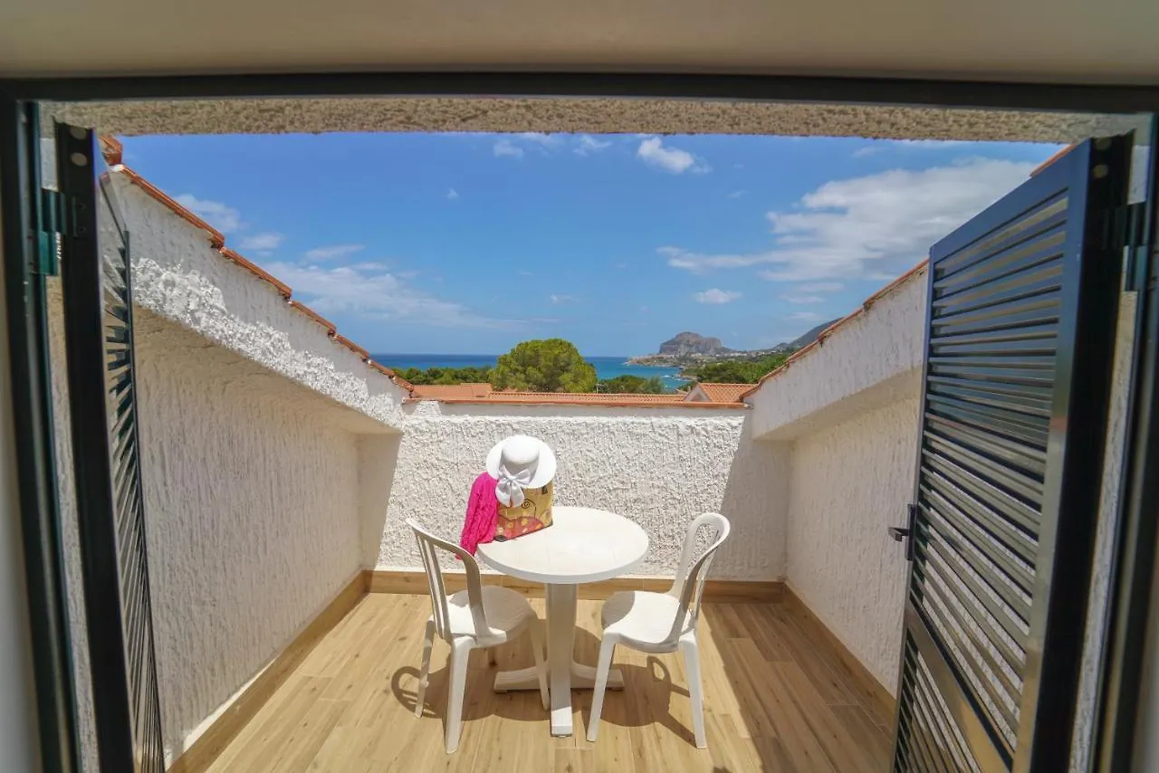 Отель Cefalu Resort - Sporting Club